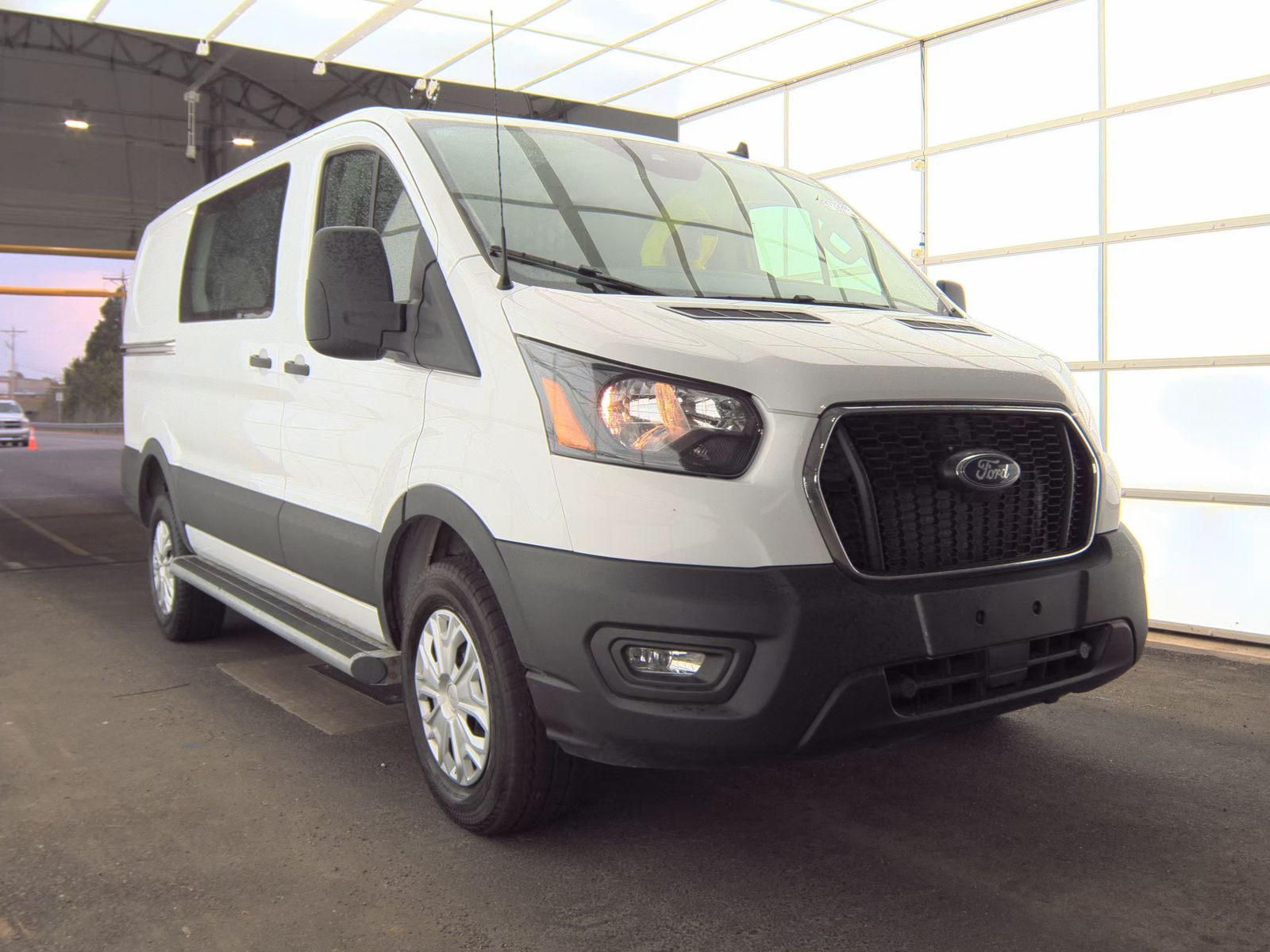 FORD TRANSIT 250 - 5