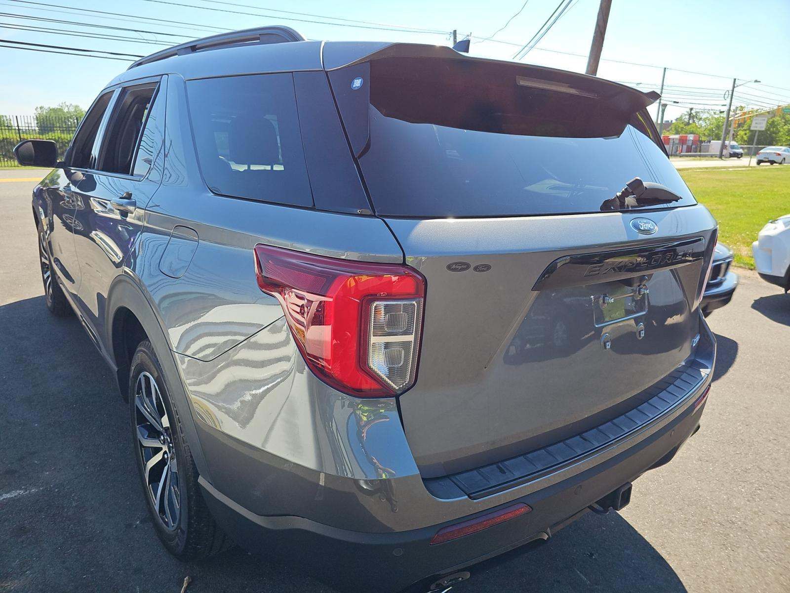 FORD EXPLORER - 4