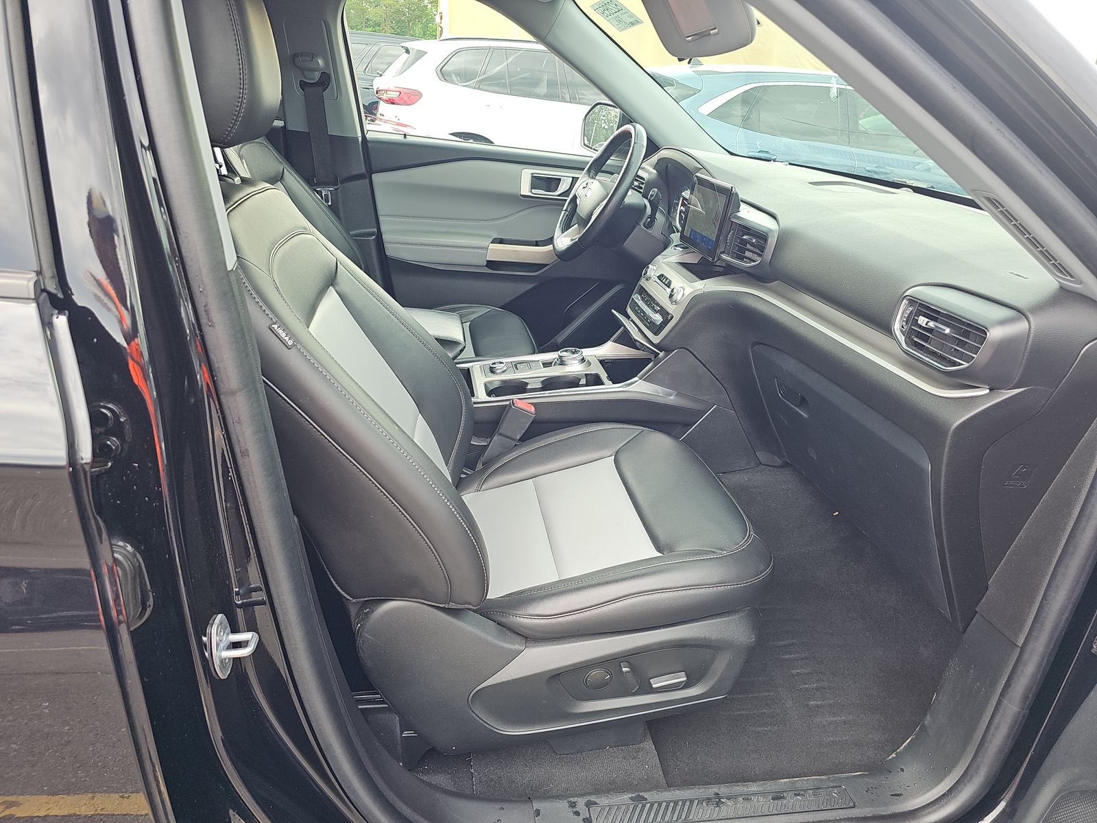 2022 Ford Explorer XLT AWD