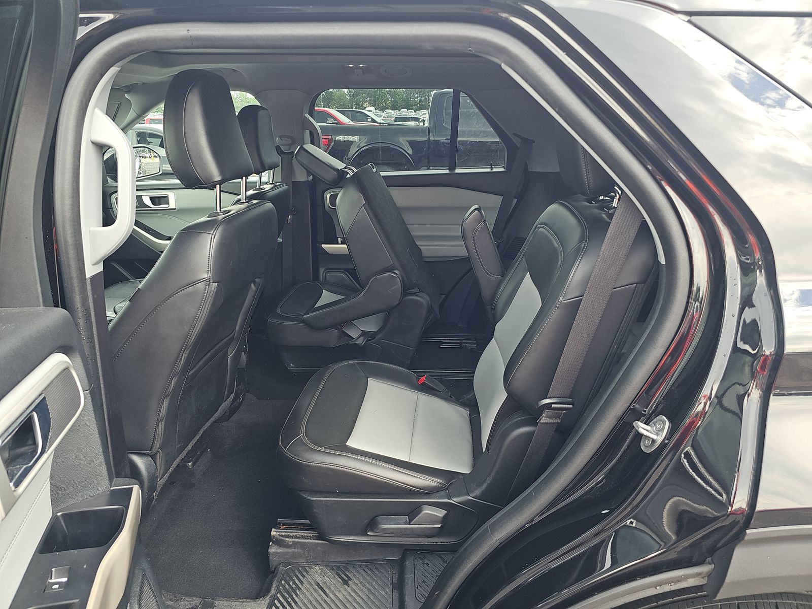 2022 Ford Explorer XLT AWD