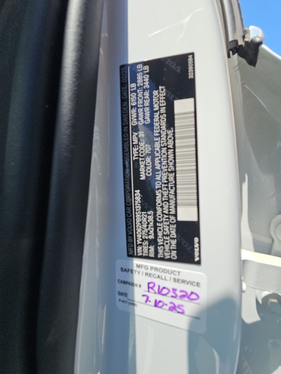 2025 Volvo XC90 B6 Plus AWD