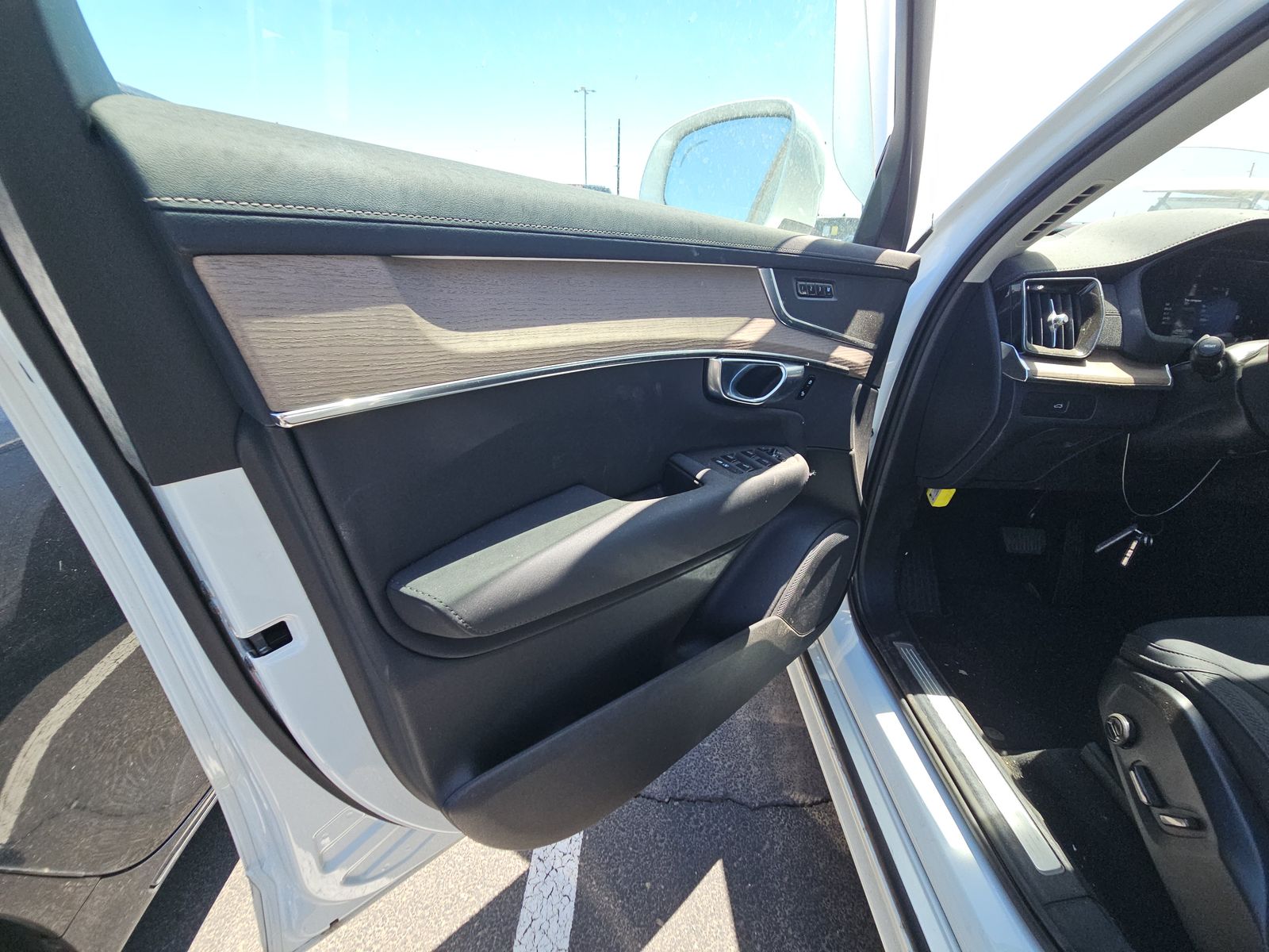 2025 Volvo XC90 B6 Plus AWD