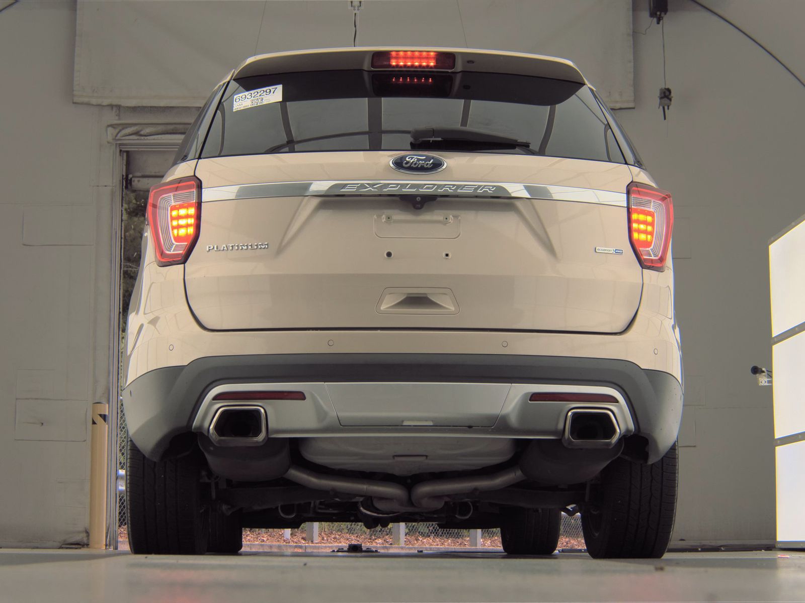 FORD EXPLORER - 8