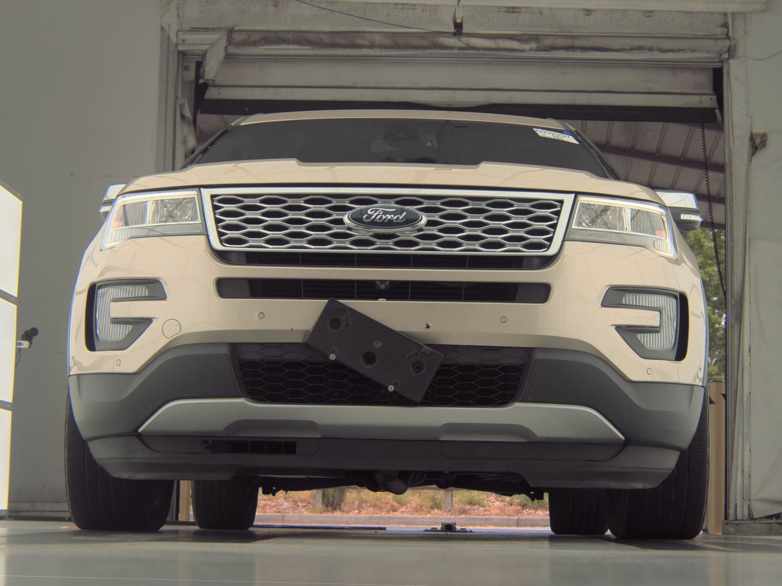 FORD EXPLORER - 4