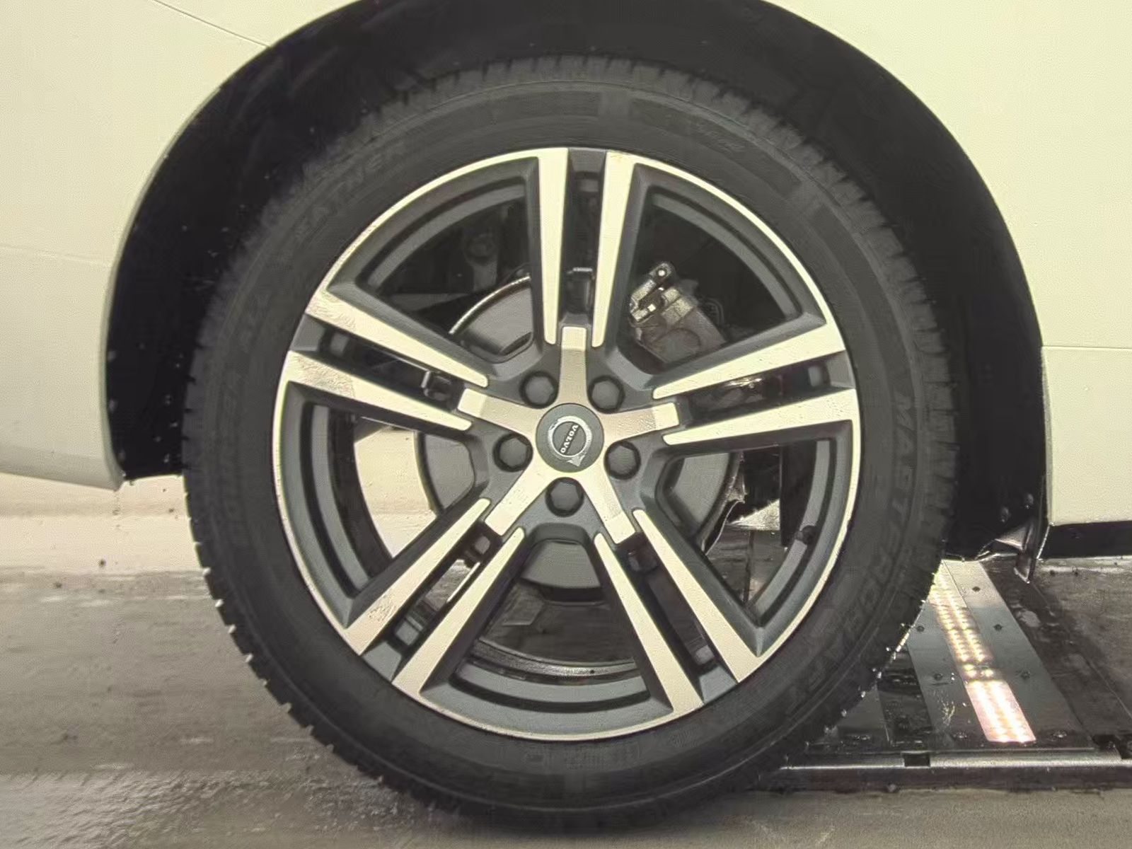 2018 Volvo XC60 T5 Momentum AWD