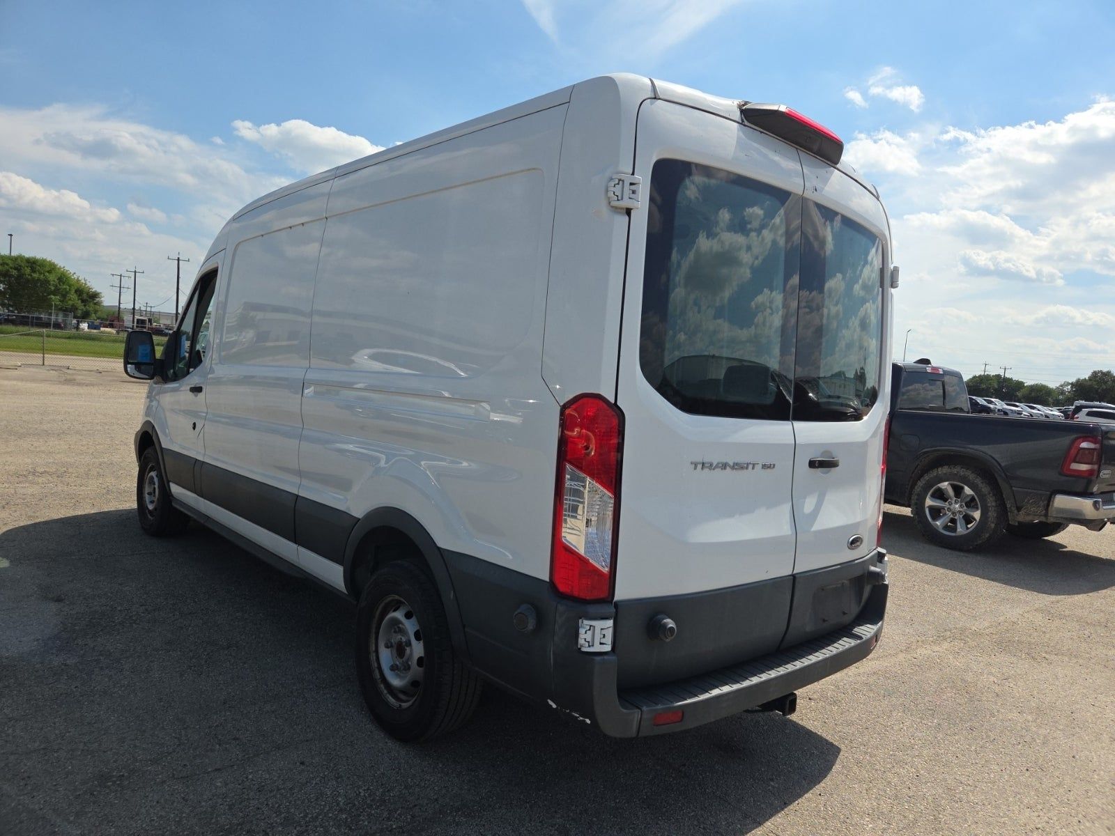 FORD TRANSIT 150 - 4