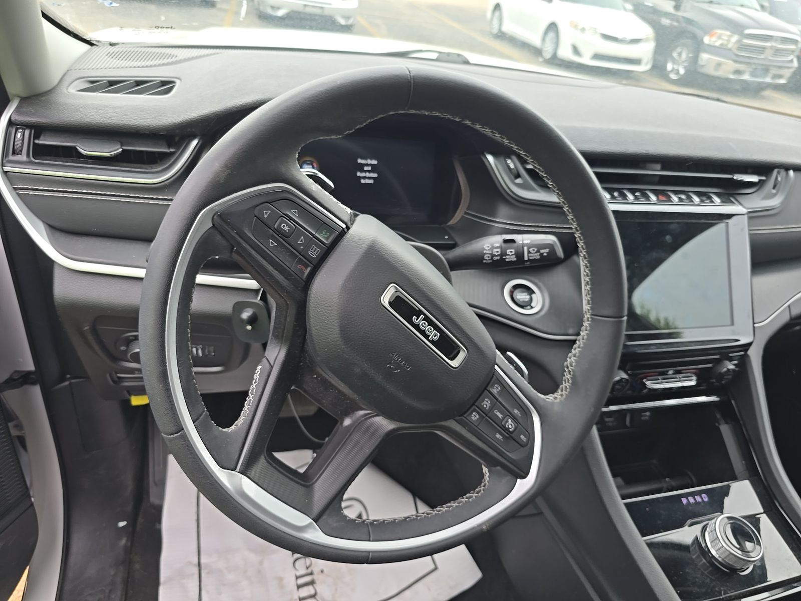 2023 Jeep Grand Cherokee Laredo AWD