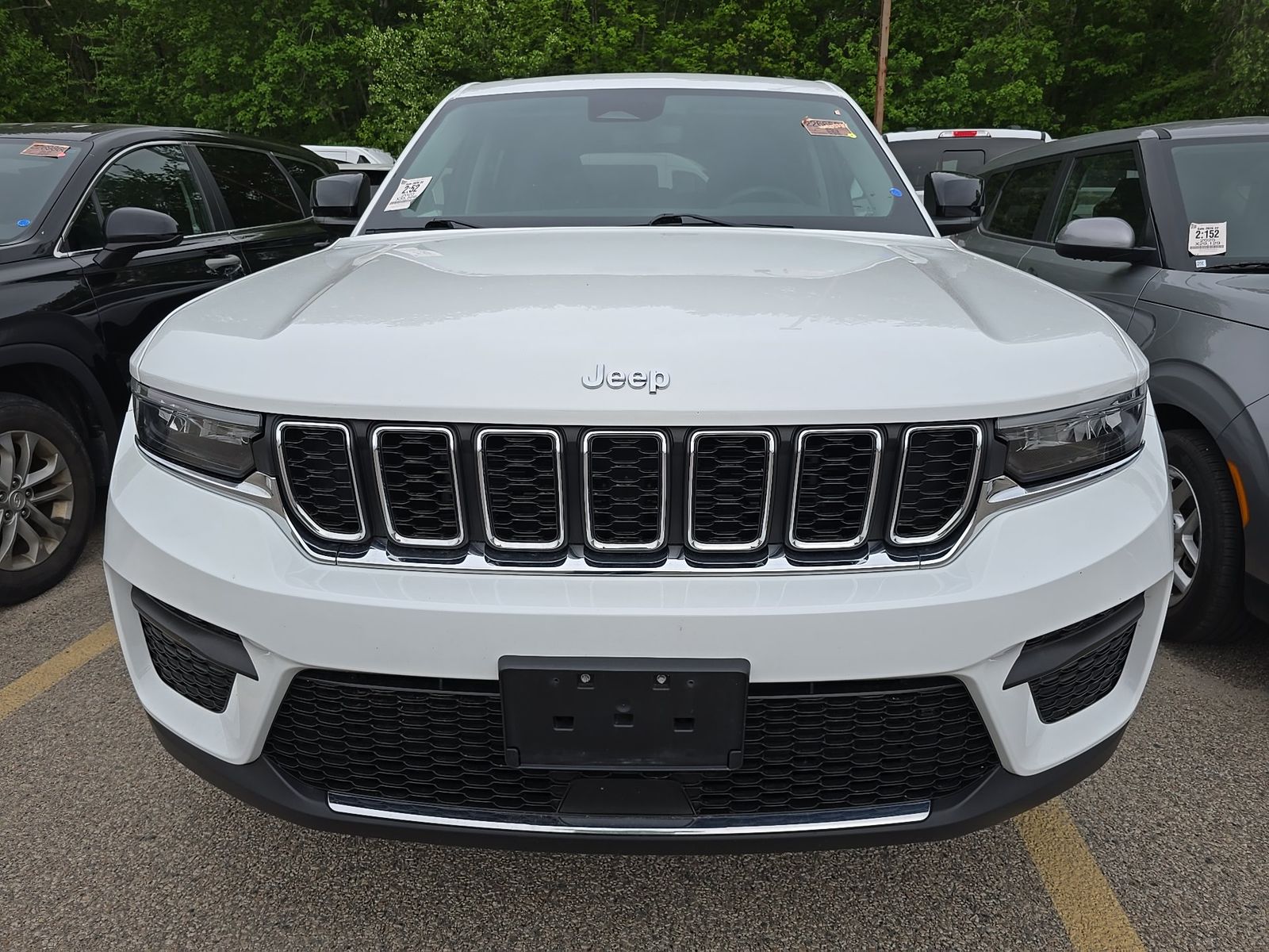 2023 Jeep Grand Cherokee Laredo AWD