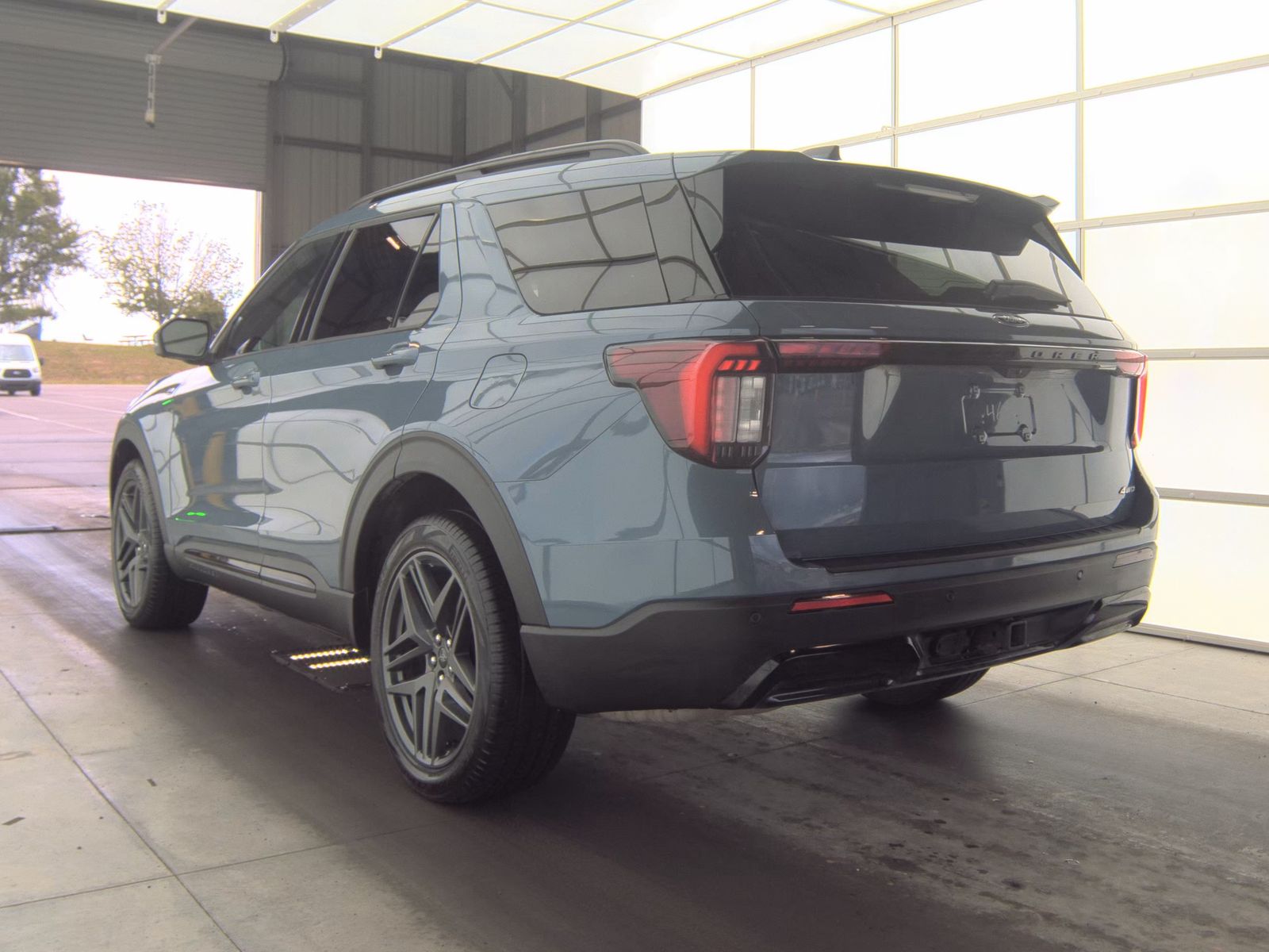 FORD EXPLORER - 9