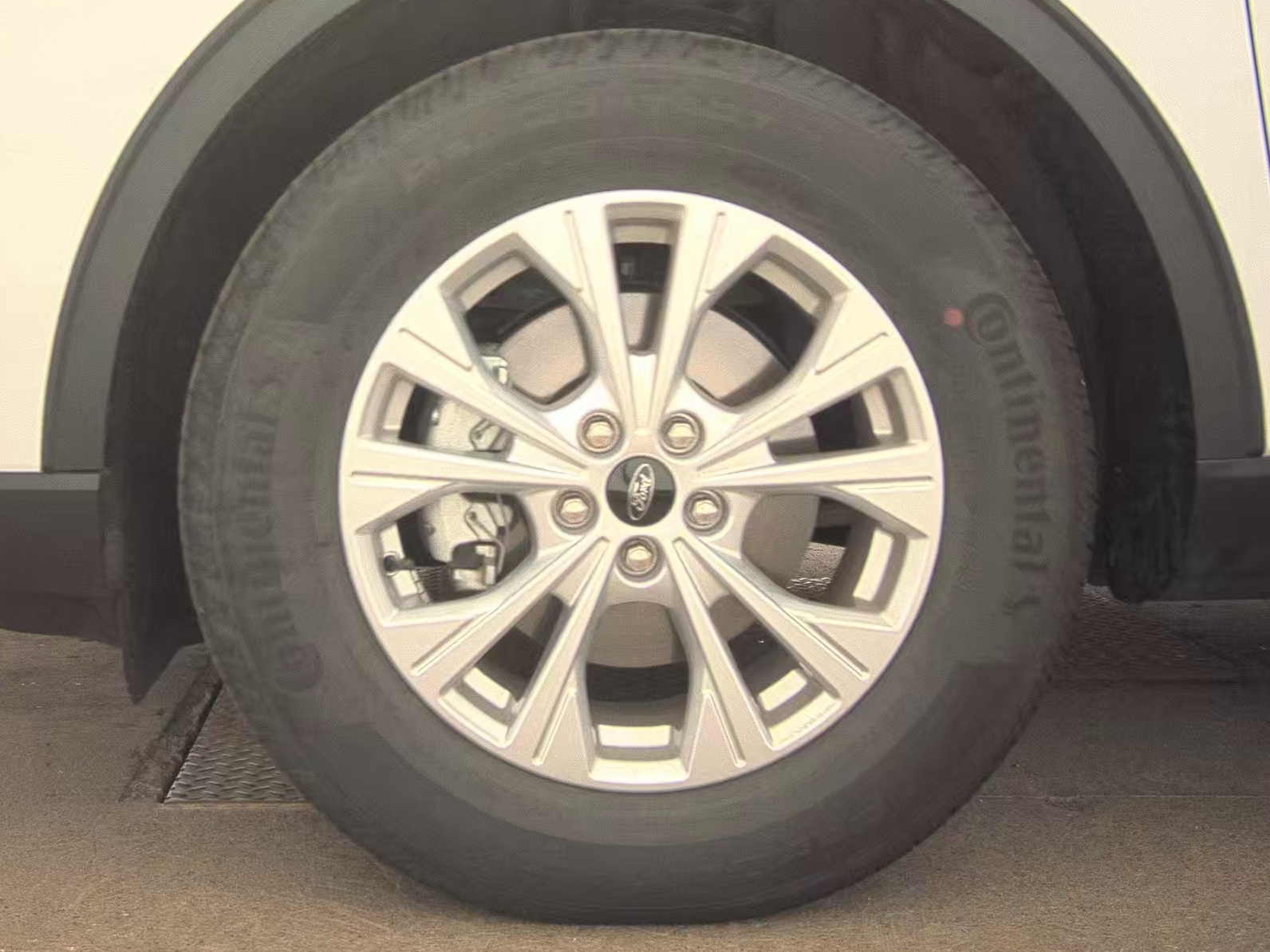 FORD ESCAPE - 10