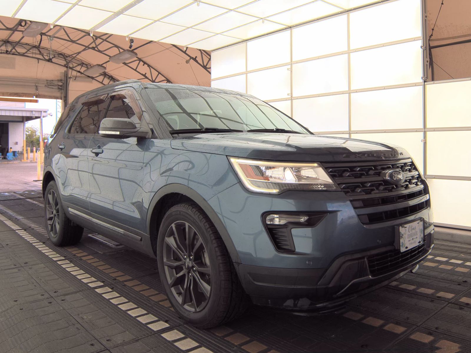 FORD EXPLORER - 5
