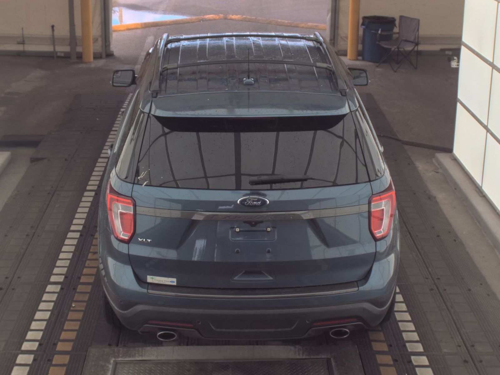 FORD EXPLORER - 7
