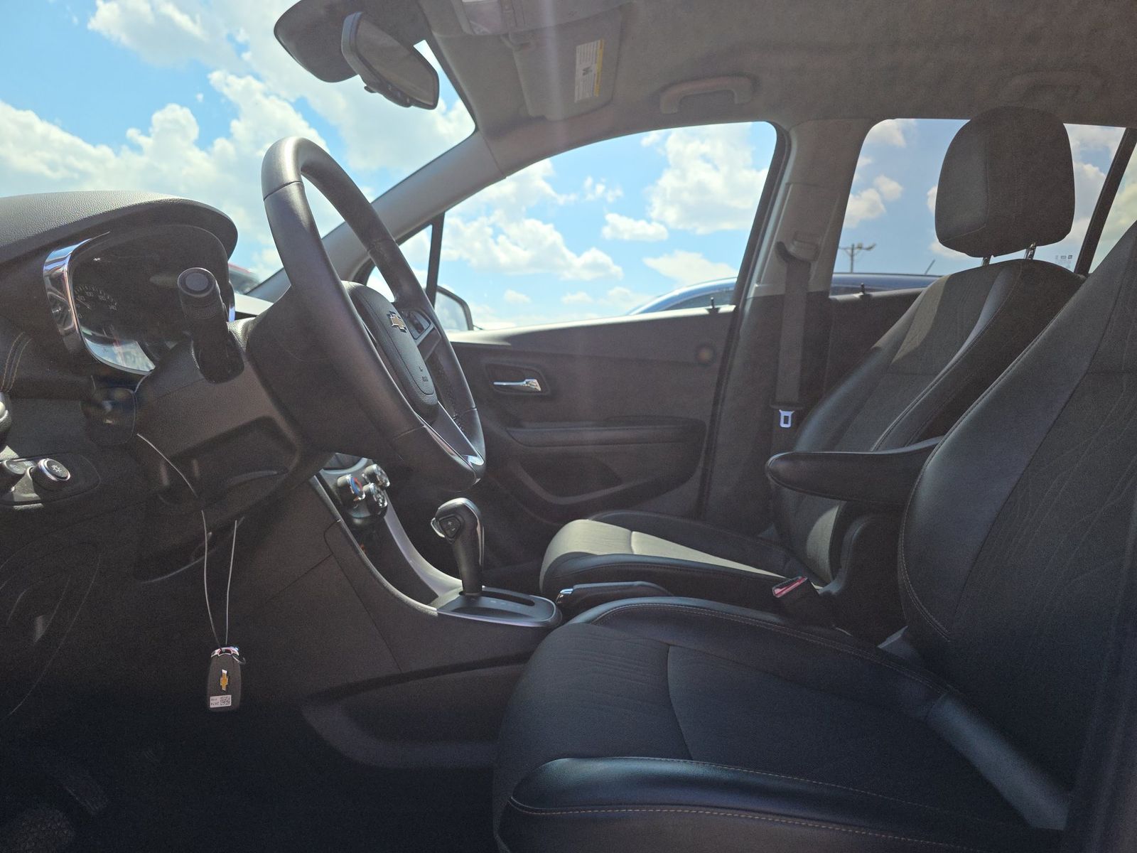 CHEVROLET TRAX - 1