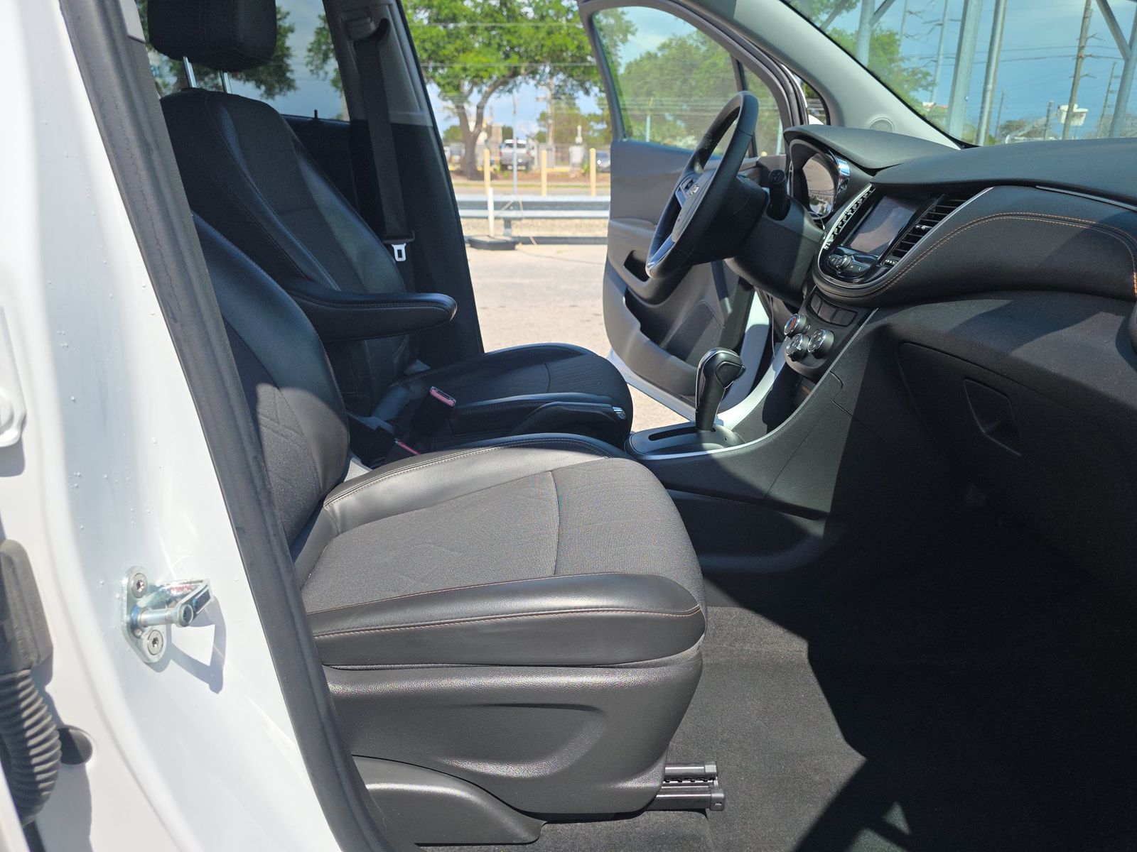 CHEVROLET TRAX - 3