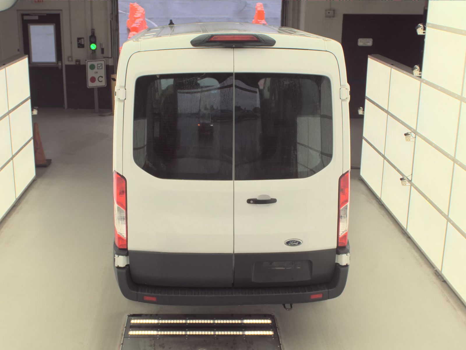 FORD TRANSIT 250 - 6