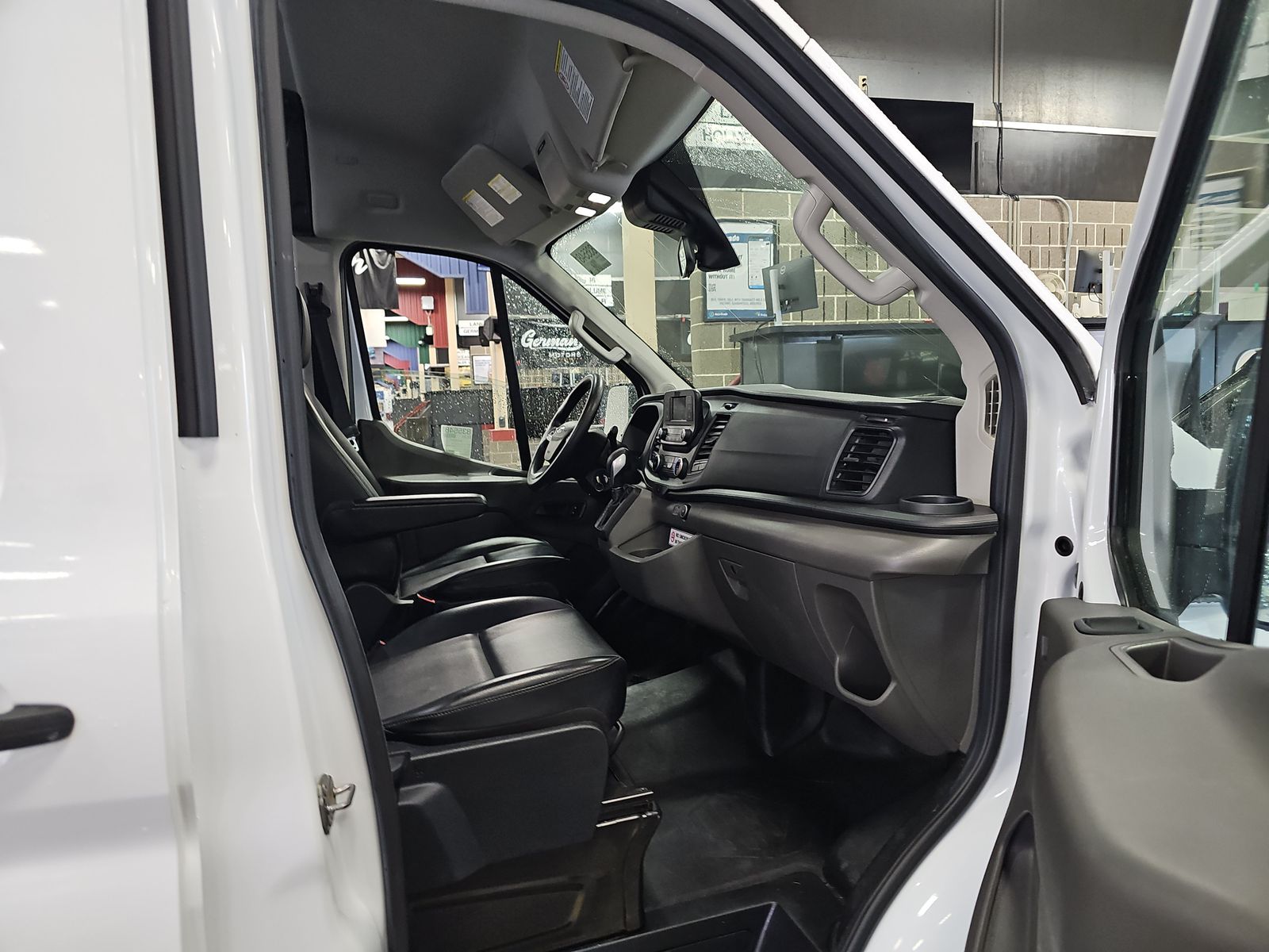 FORD TRANSIT 250 - 9