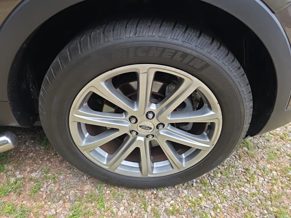 FORD EXPLORER - 10