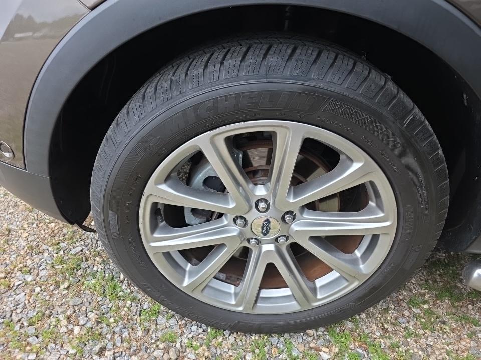FORD EXPLORER - 9