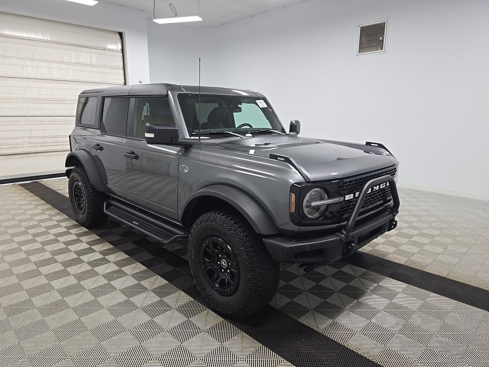 FORD BRONCO - 4