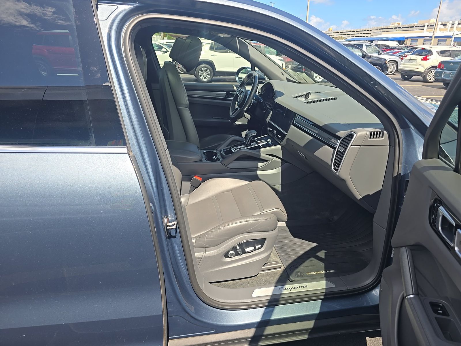 PORSCHE CAYENNE - 9