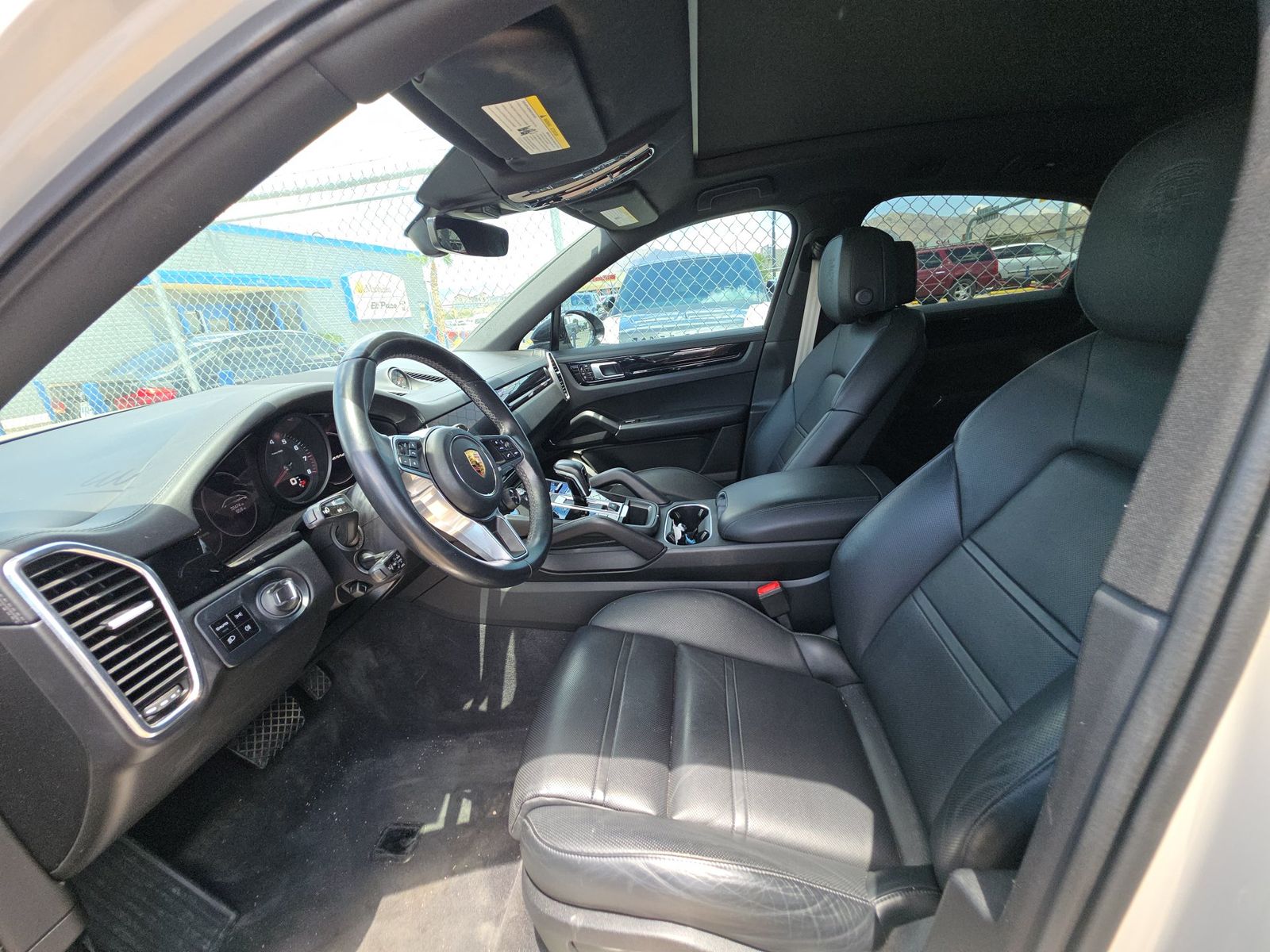 PORSCHE CAYENNE - 8