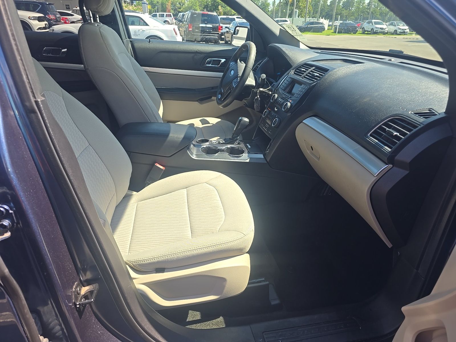 FORD EXPLORER - 9