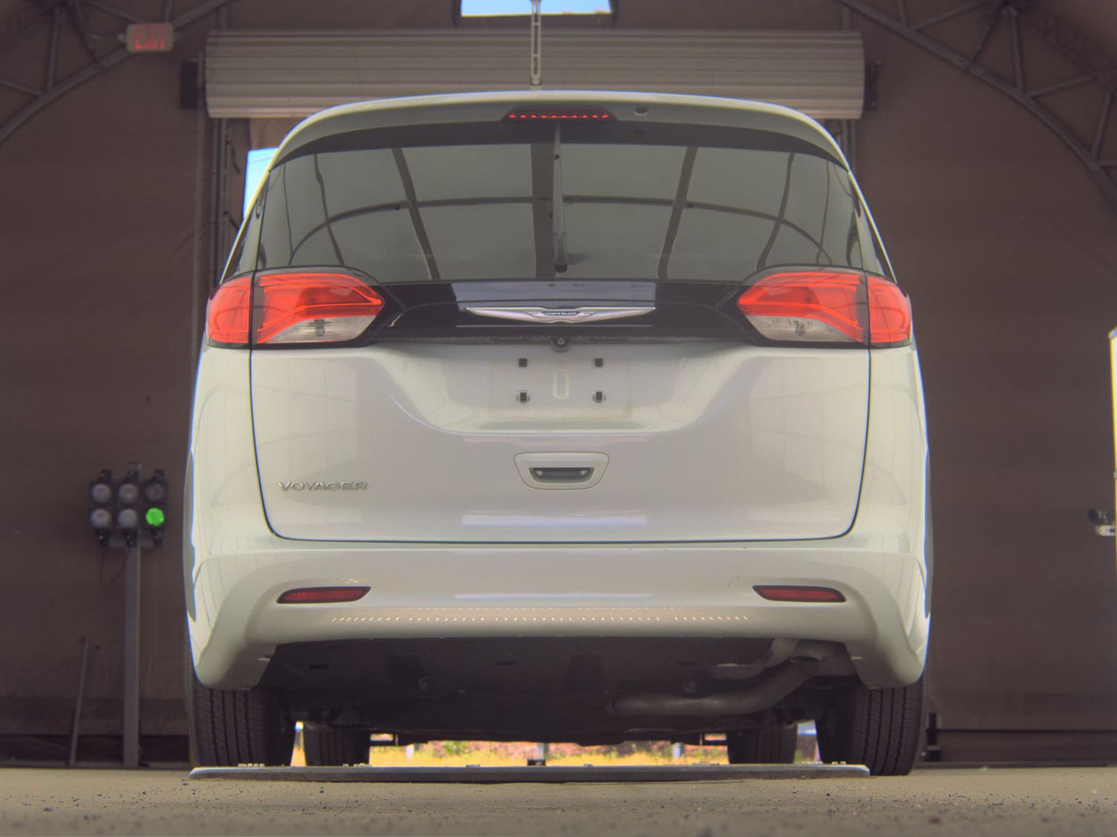 CHRYSLER VOYAGER - 8