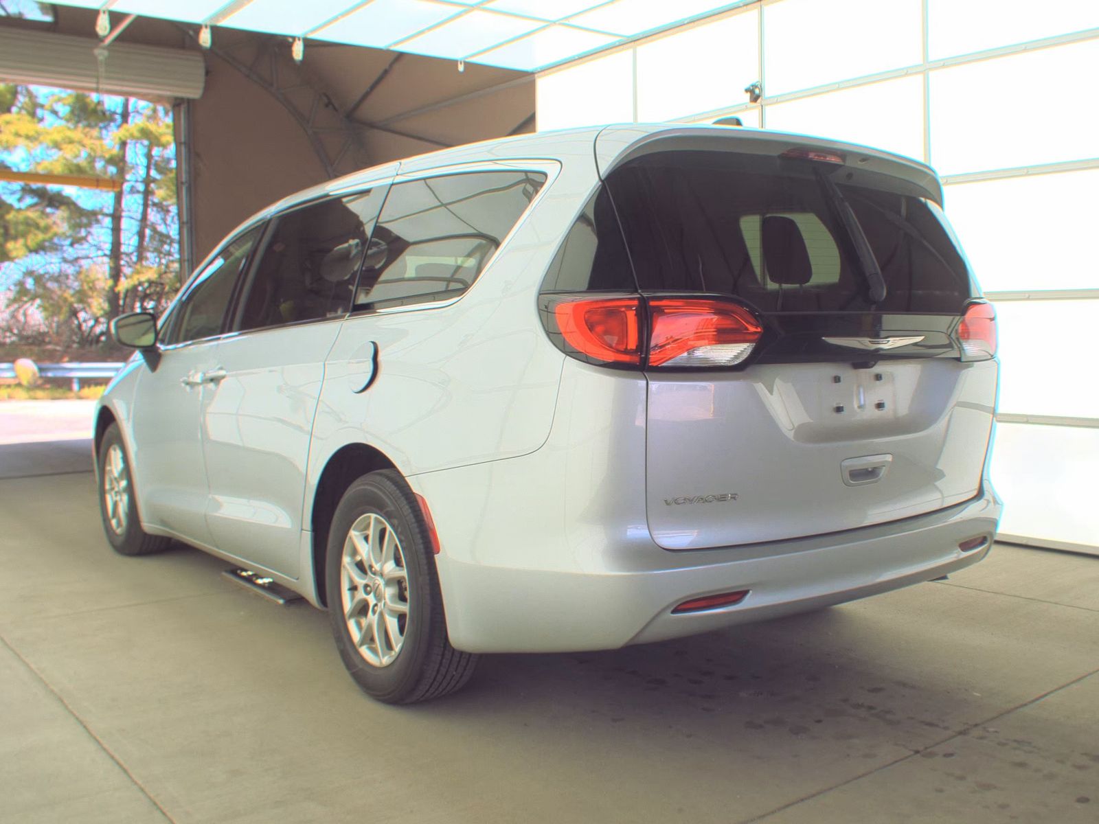 CHRYSLER VOYAGER - 9