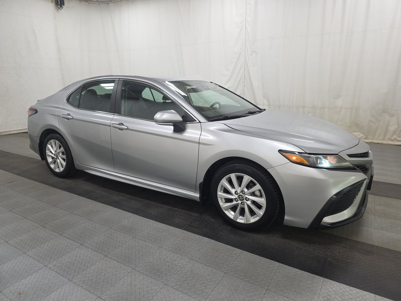 TOYOTA CAMRY - 4