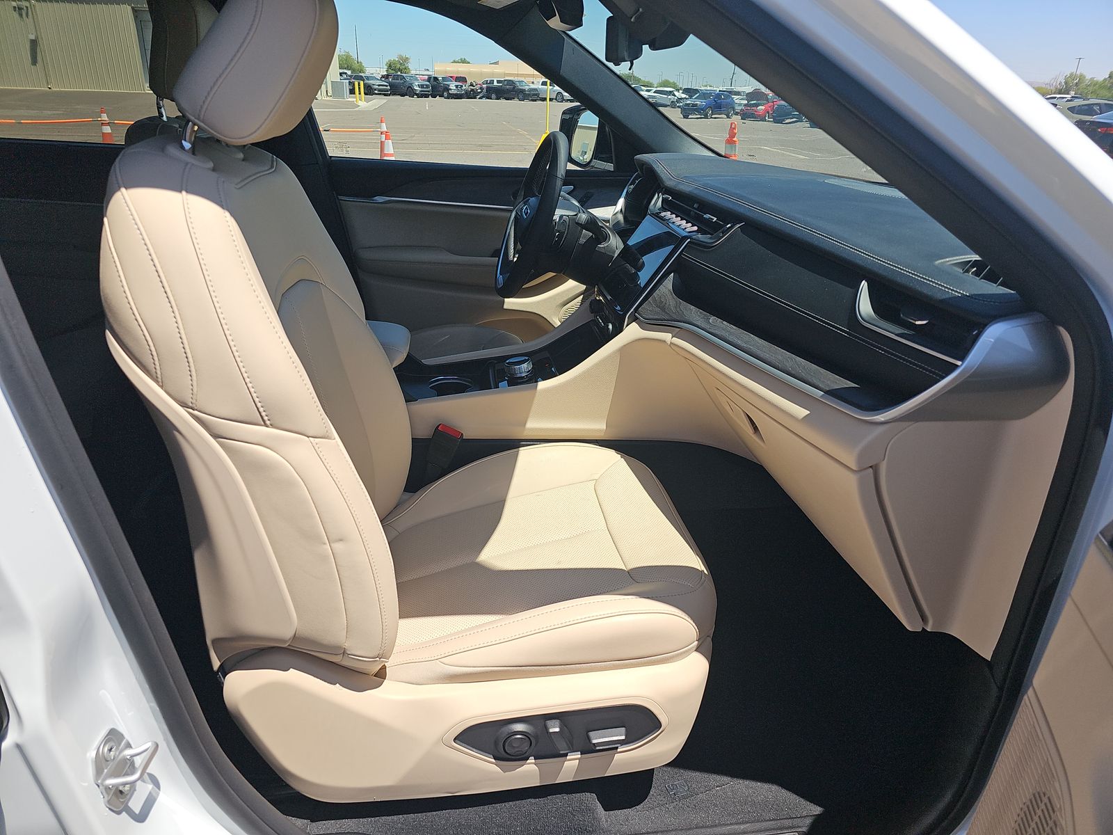 2025 Jeep Grand Cherokee L Limited RWD