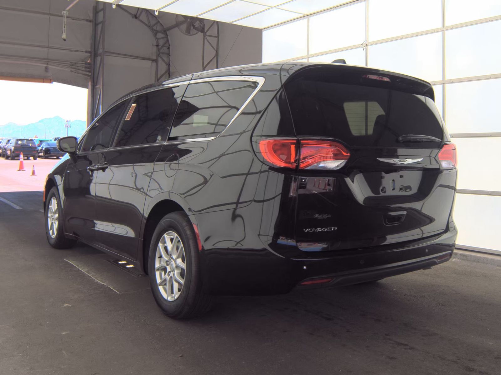 CHRYSLER VOYAGER - 9