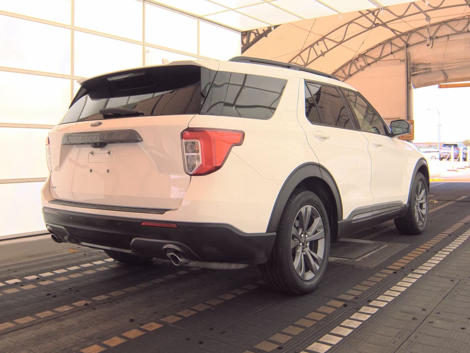 FORD EXPLORER - 6