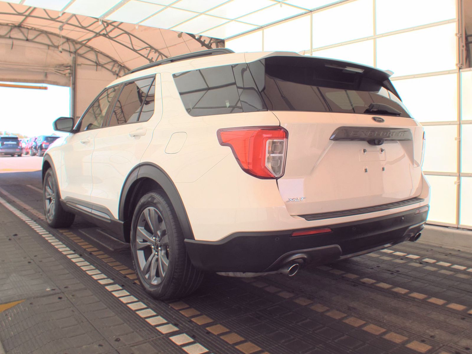 FORD EXPLORER - 9