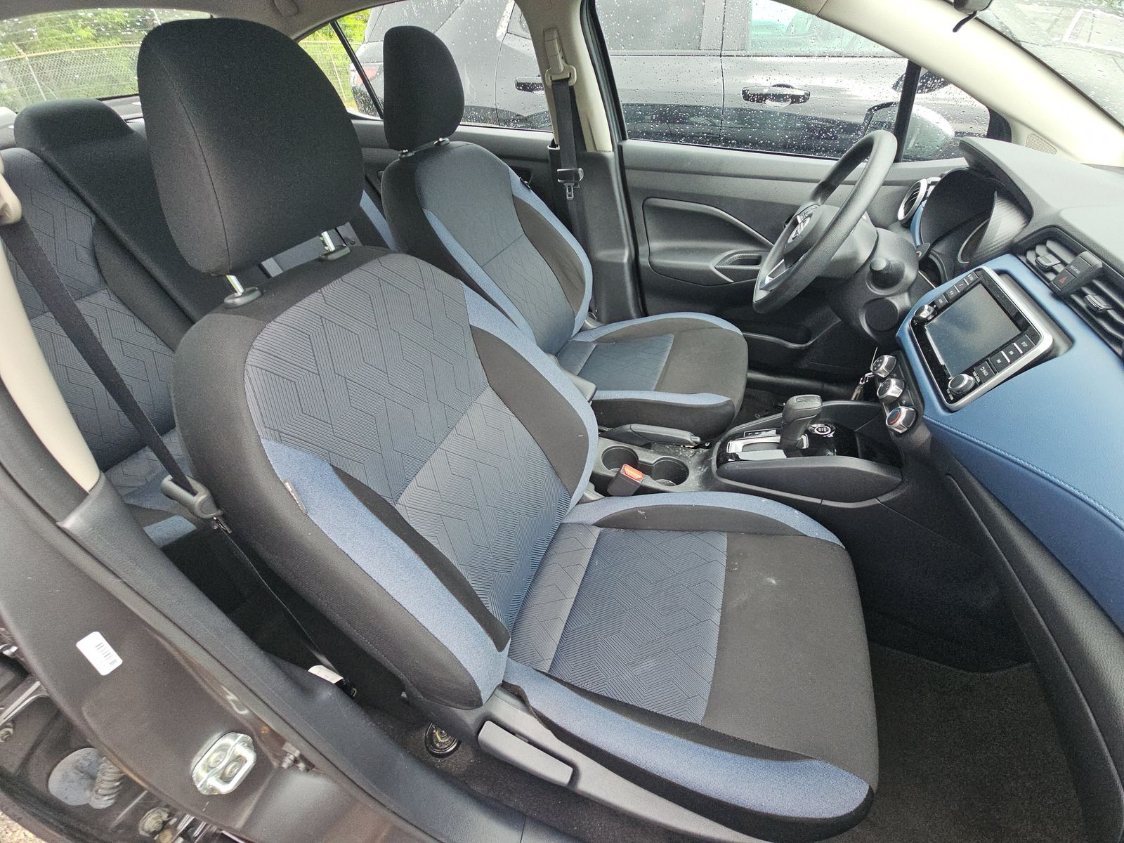 NISSAN VERSA - 9