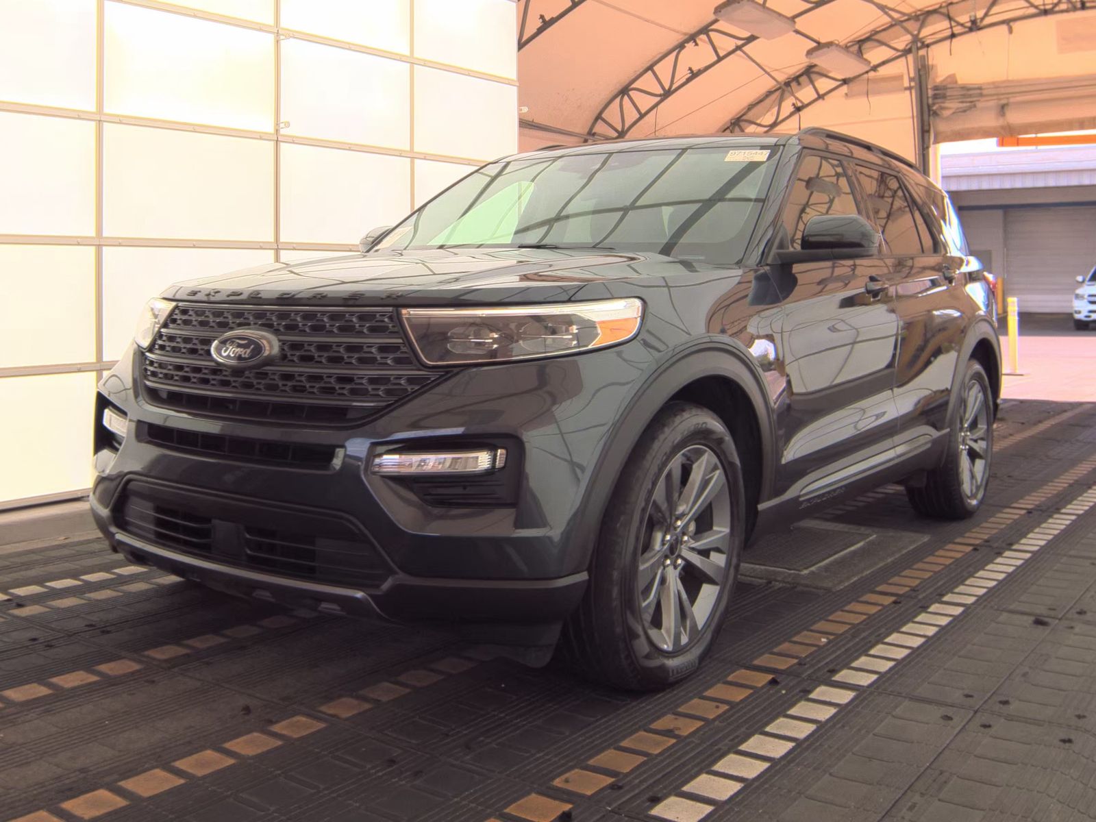 FORD EXPLORER - 1