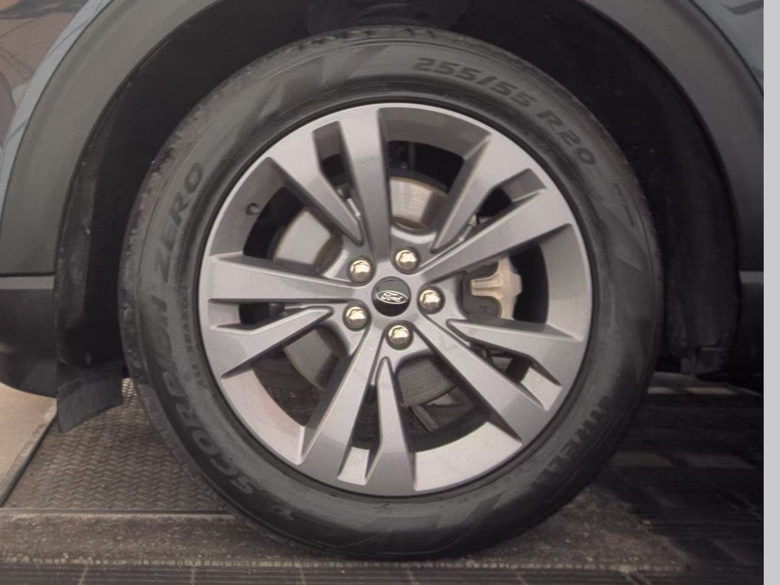 FORD EXPLORER - 10
