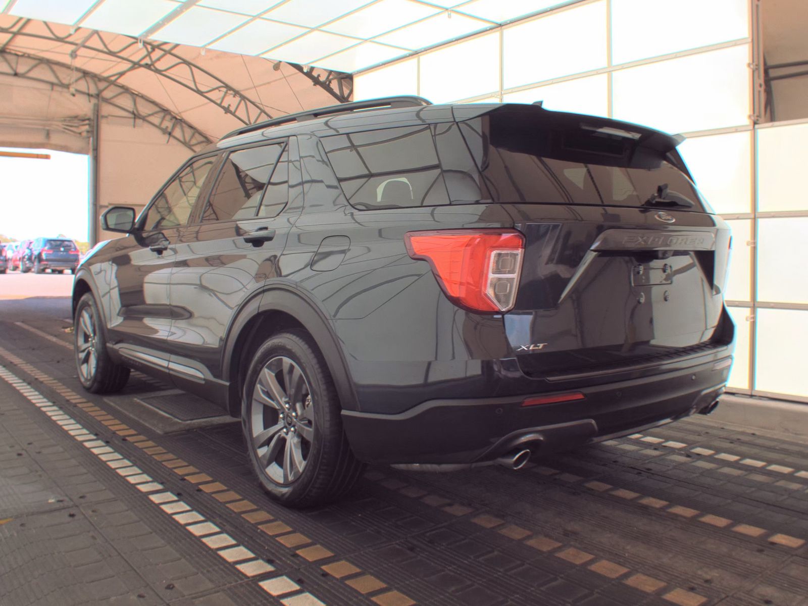 FORD EXPLORER - 9