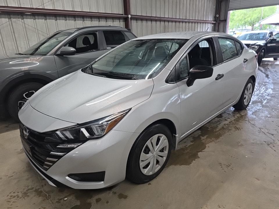 NISSAN VERSA - 1