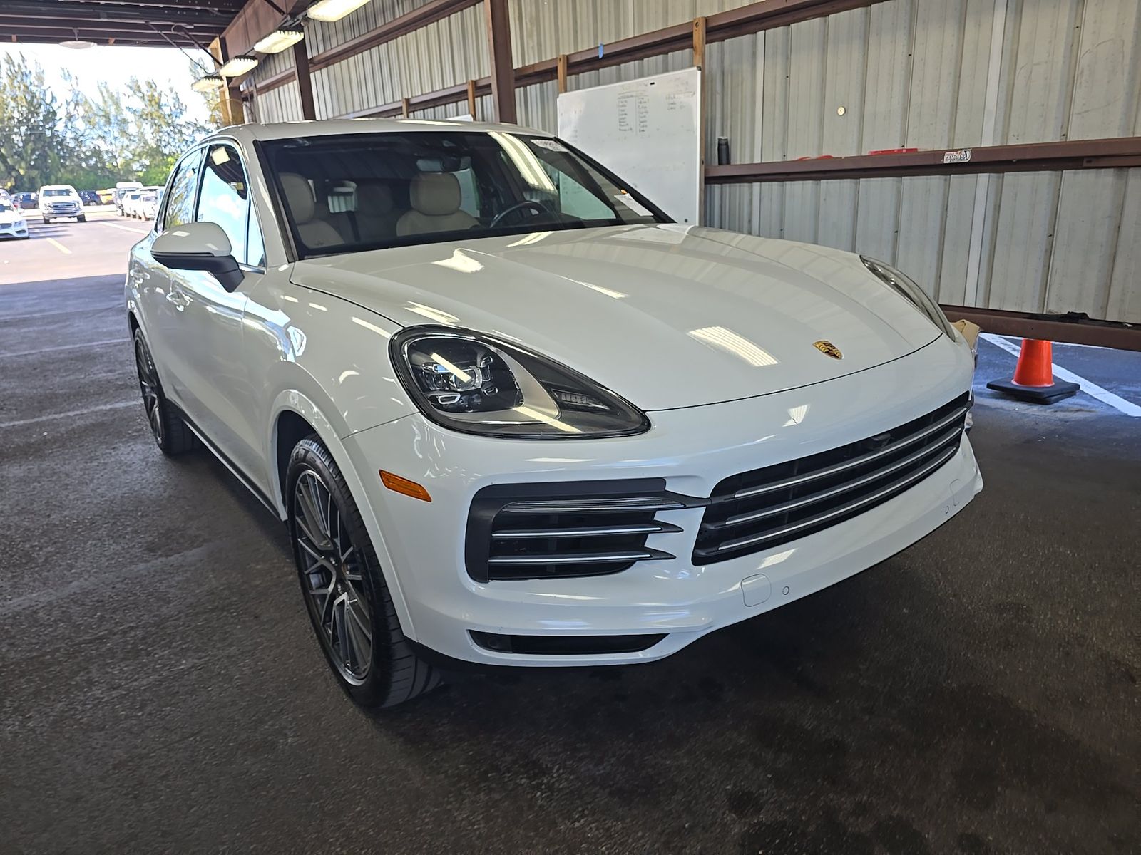 PORSCHE CAYENNE - 4