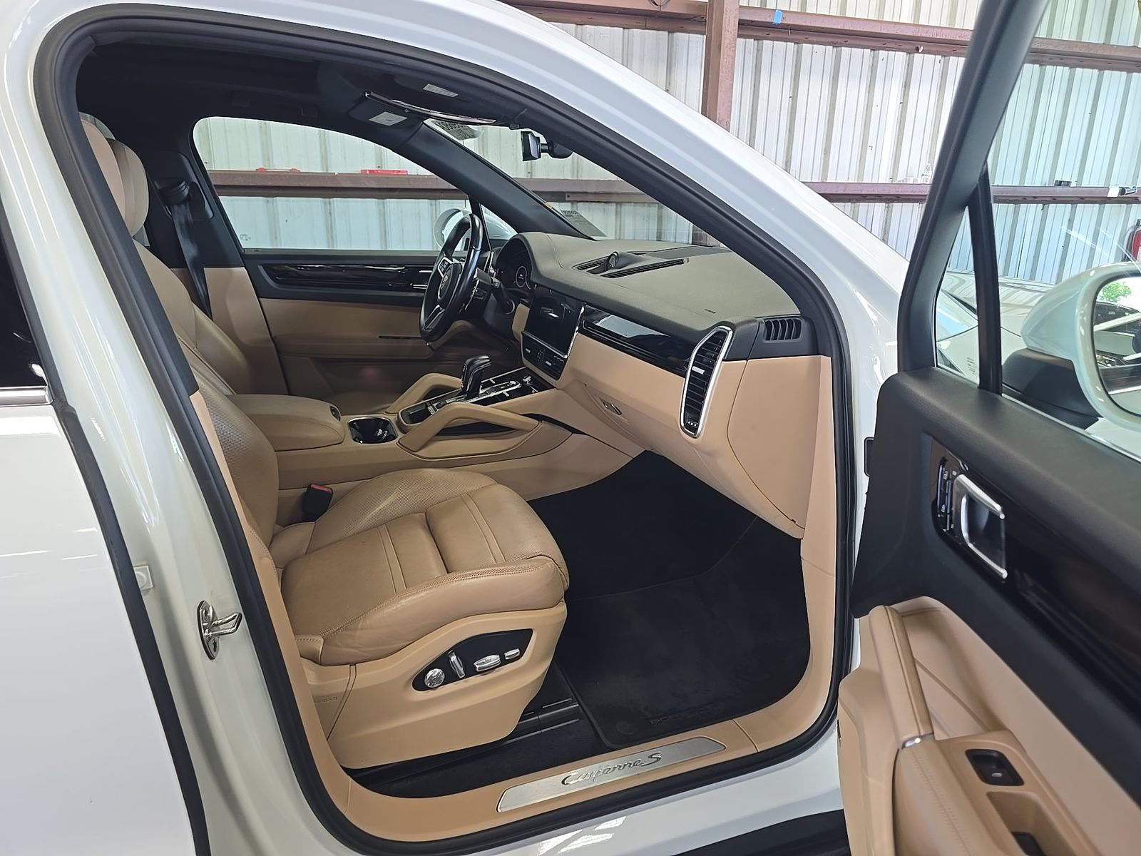 PORSCHE CAYENNE - 9