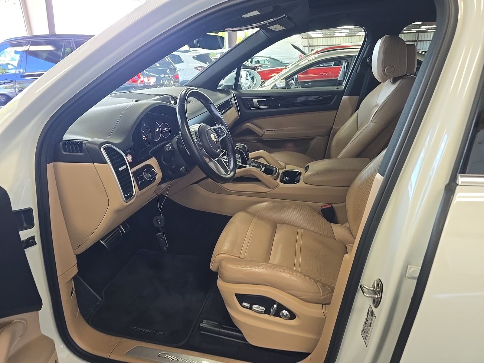PORSCHE CAYENNE - 8