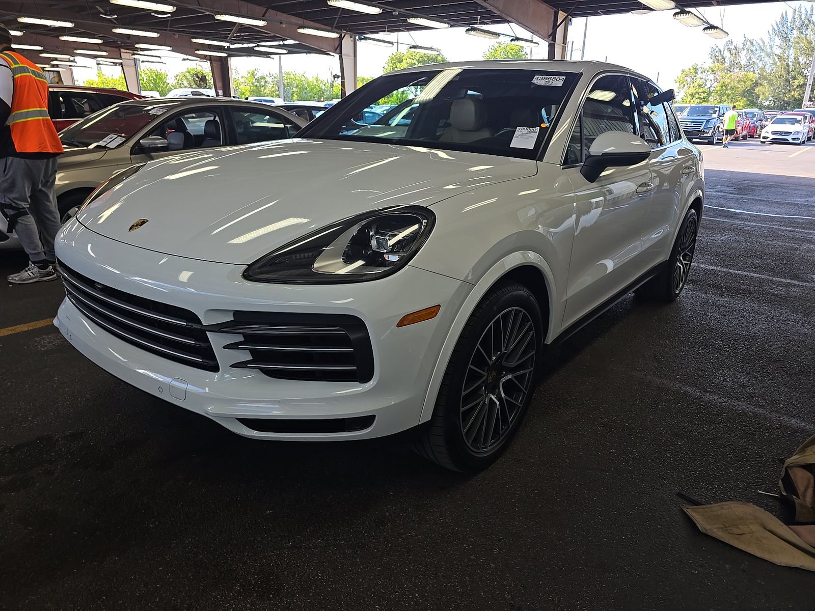 PORSCHE CAYENNE - 1