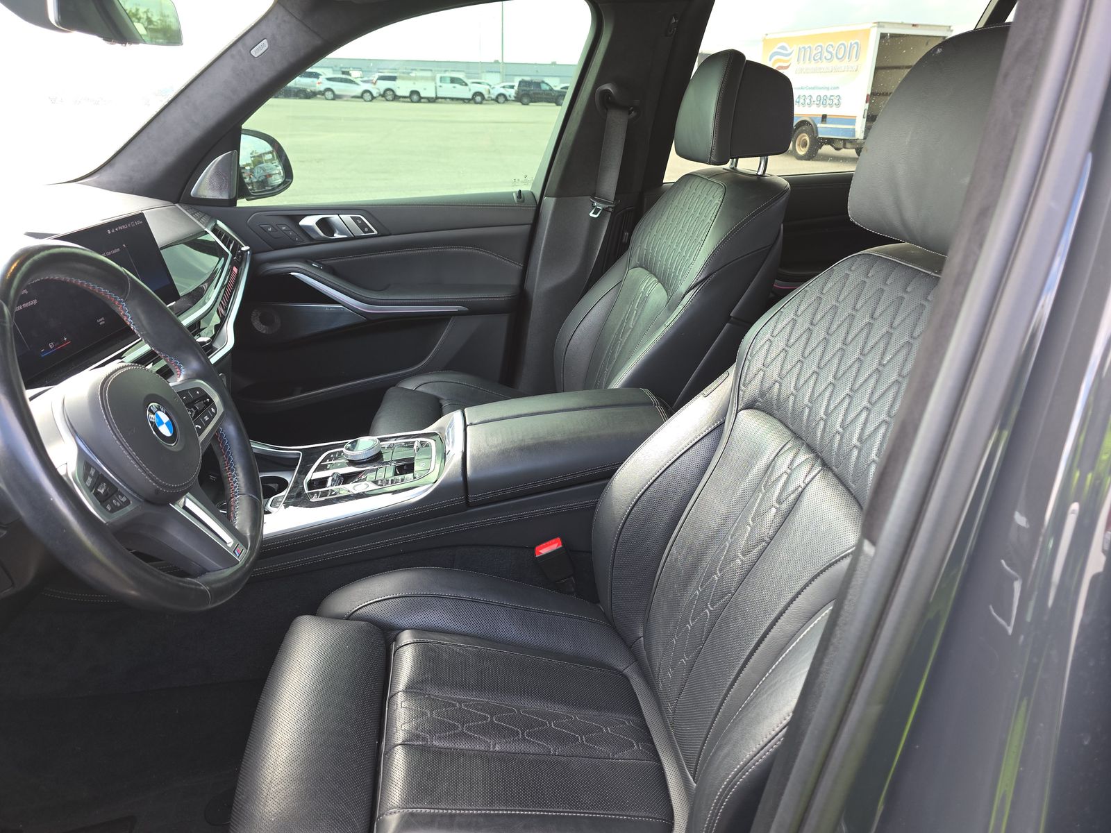 2023 BMW X7 M60i AWD