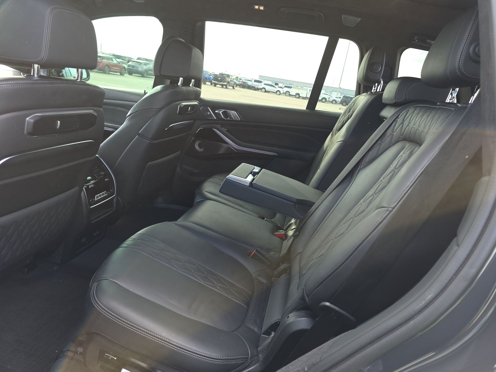 2023 BMW X7 M60i AWD