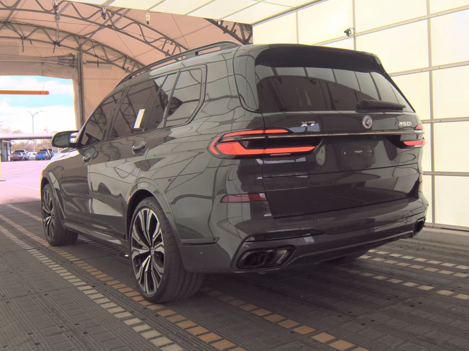 2023 BMW X7 M60i AWD