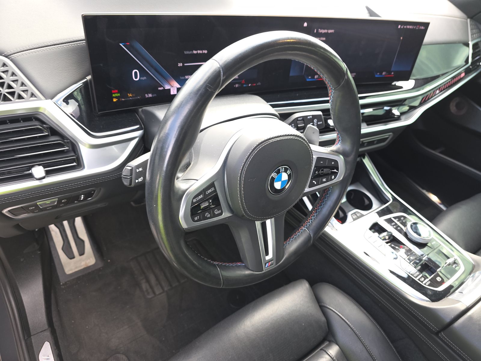 2023 BMW X7 M60i AWD