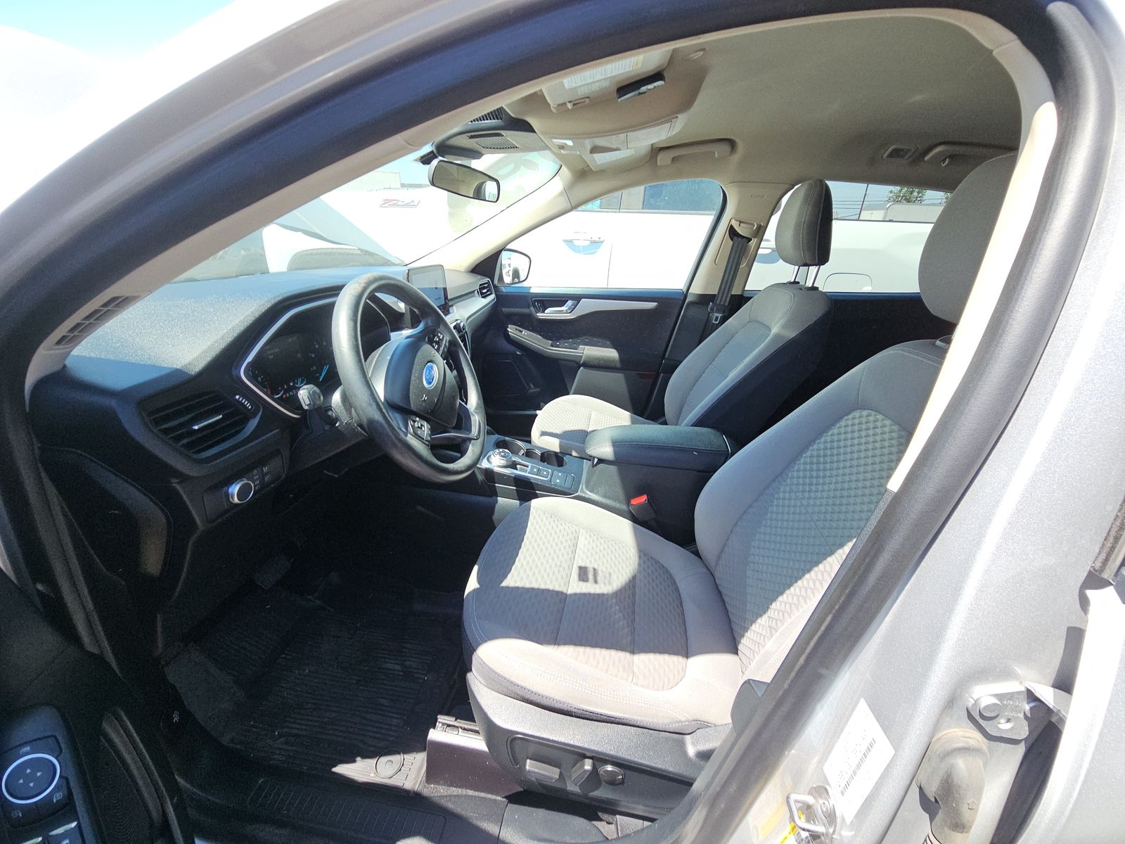 FORD ESCAPE - 8