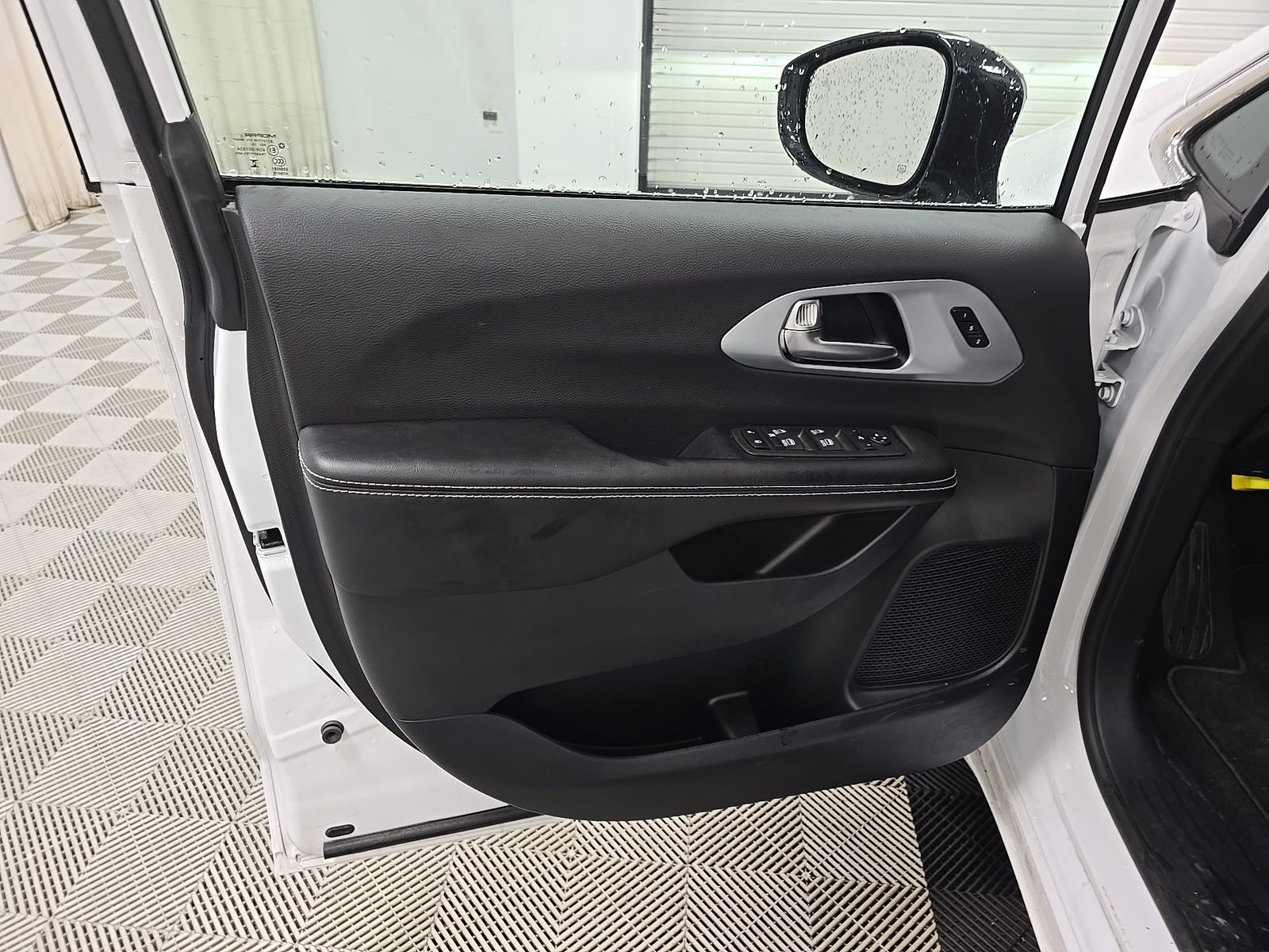 2026 Chrysler Pacifica Limited FWD