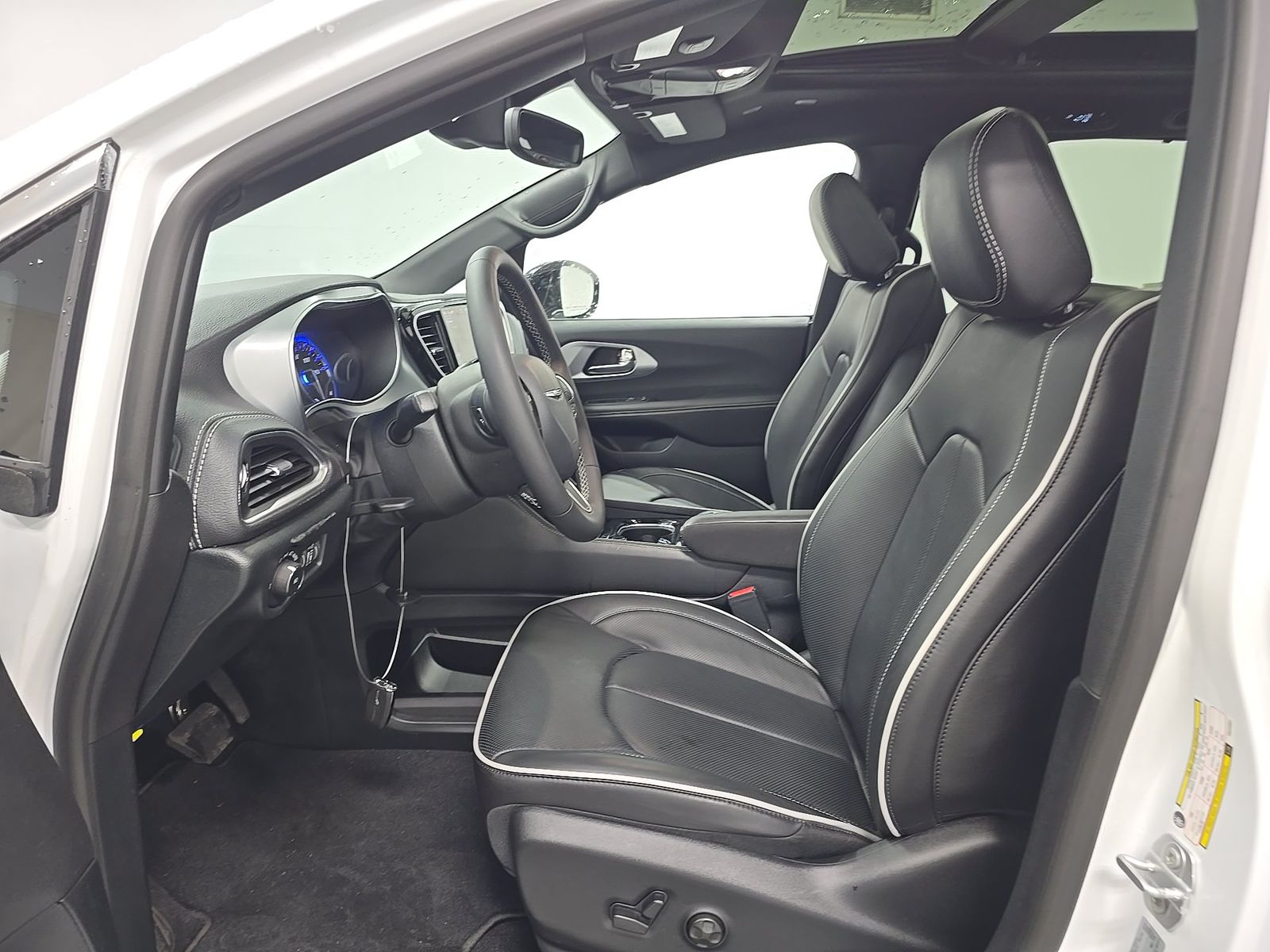 2026 Chrysler Pacifica Limited FWD