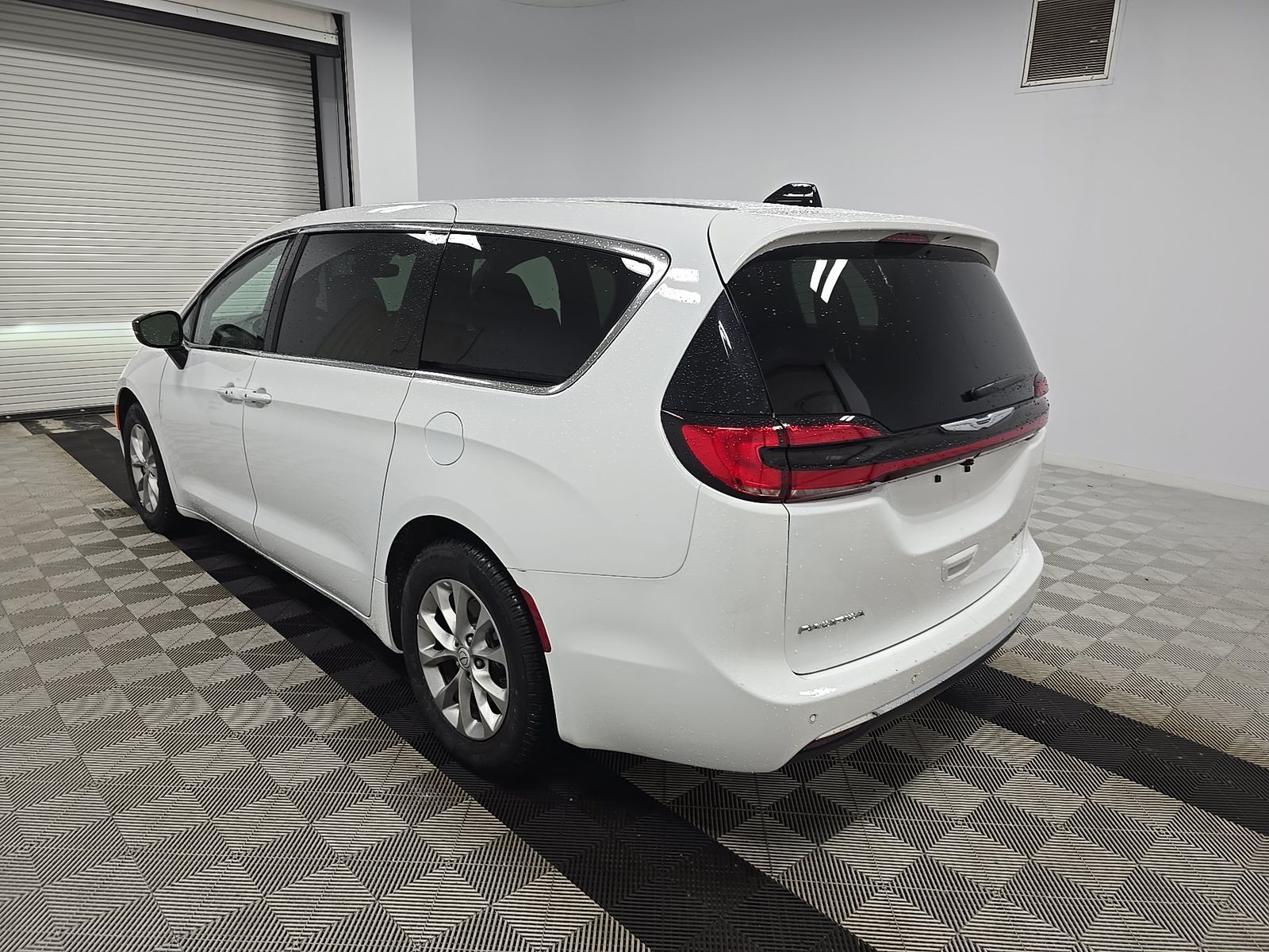 2026 Chrysler Pacifica Limited FWD